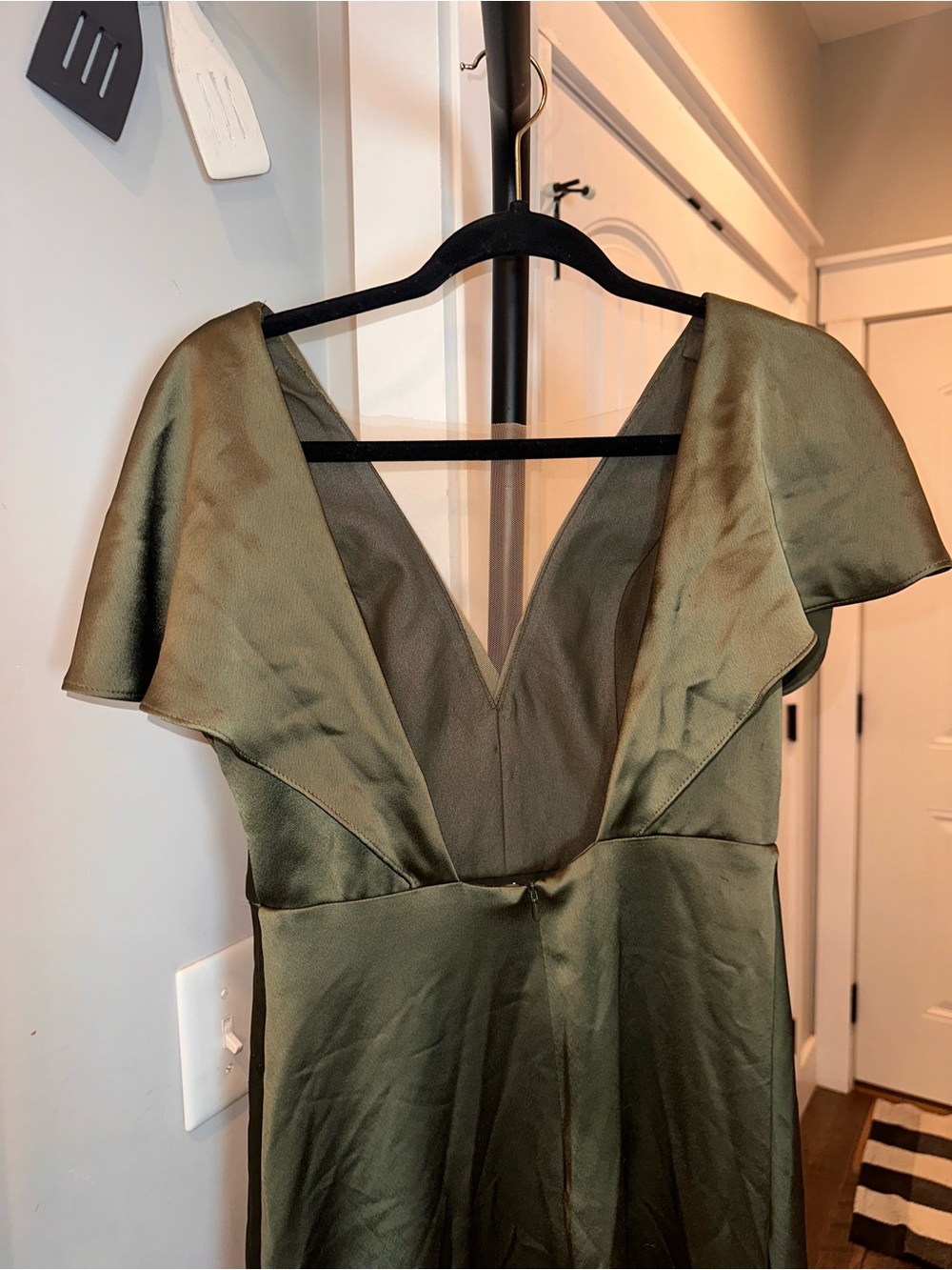 Jenny Yoo Size 6 Olive Green V-Neck Satin Maxi Dress - Picture 4 of 16